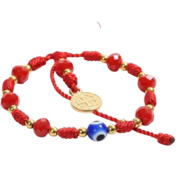 Pulsera de hilo rojo con San Benito y ojo turco