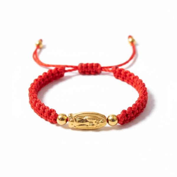 Pulsera de hilo rojo con medalla de la Virgen de Guadalupe
