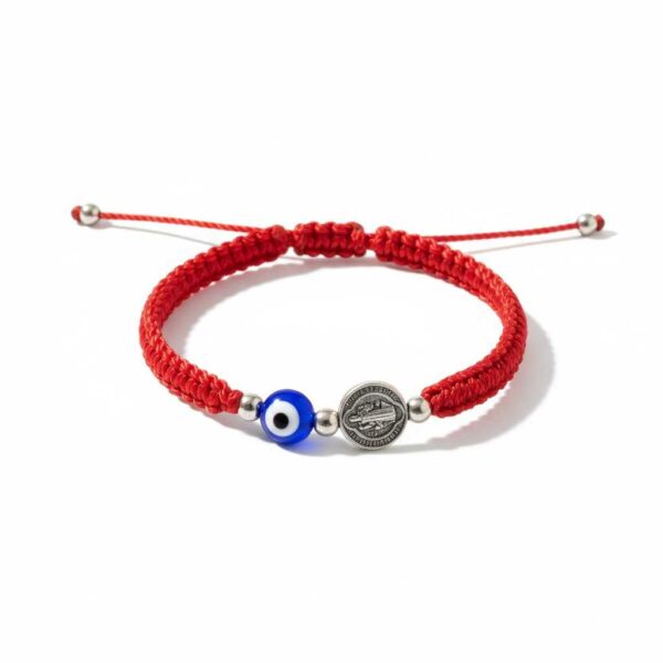 Pulsera de hilo rojo con San Benito y ojo turco (dijes al centro)