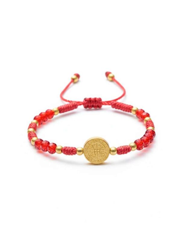 Pulsera de hilo rojo con medalla de San Benito (diseño con cuentas tipo cristal)