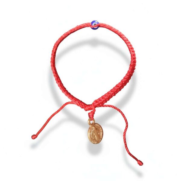 Pulsera de hilo rojo con San Benito y ojo turco (diseño centrado)