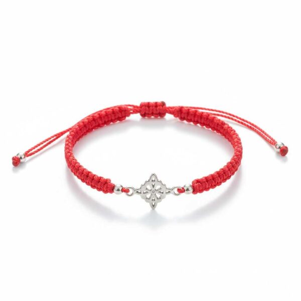 Pulsera de hilo rojo con dije de nudo celta de protección