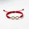 Pulsera de hilo (rojo o negro) e infinito: Lazos de amor y protección eterna