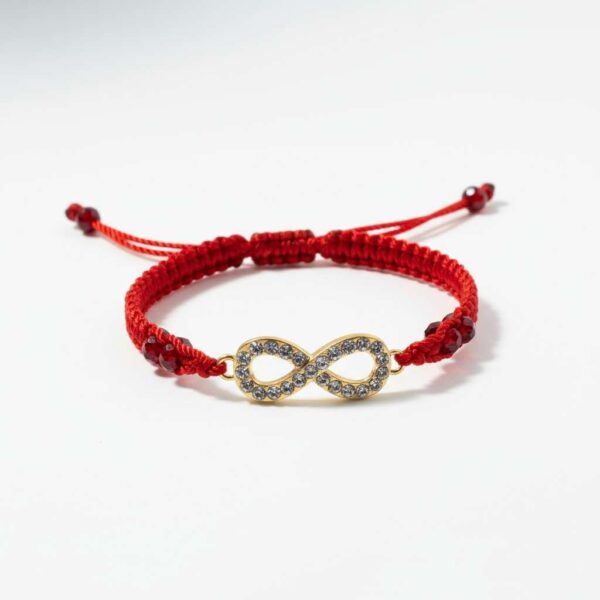 Pulsera de hilo (rojo o negro) e infinito: Lazos de amor y protección eterna