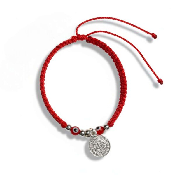 Pulsera de triple protección: San Benito, doble ojo turco y la fuerza del rojo