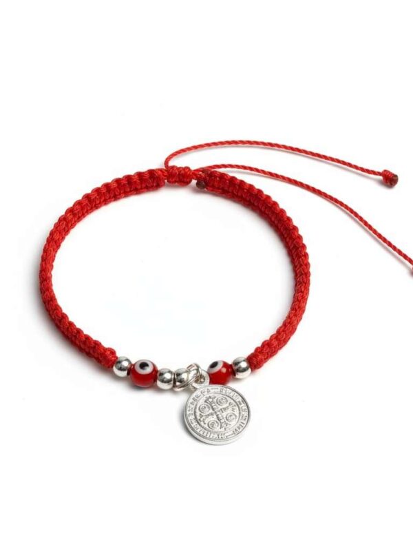Pulsera de triple protección: San Benito, doble ojo turco y la fuerza del rojo