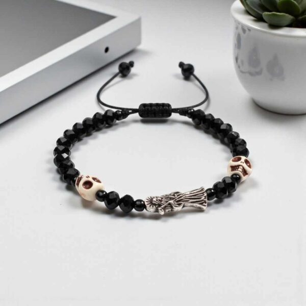 🖤 Pulsera de devoción Negra: Santa Muerte, protección absoluta y elegancia mate