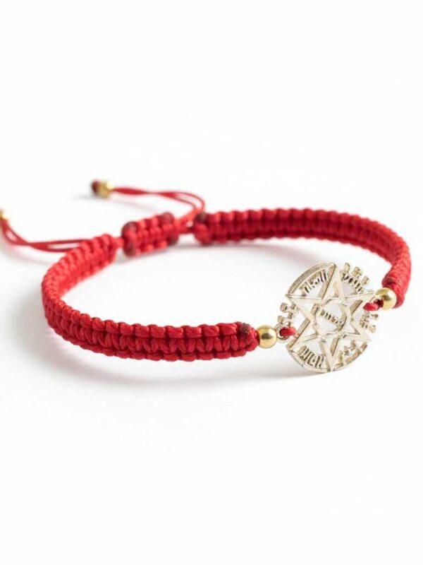 Pulsera de hilo rojo con dije de estrella de 5 picos (pentagrama)